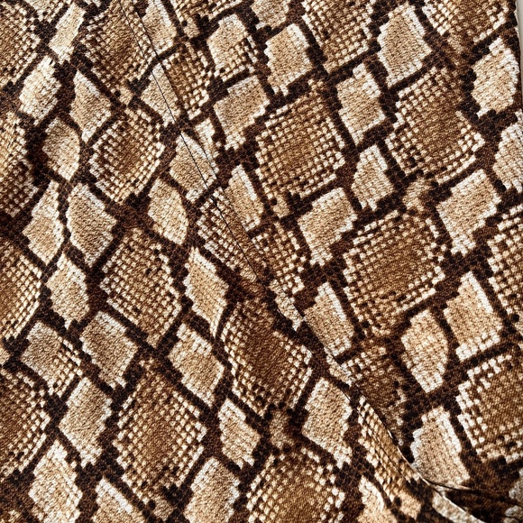 Michael Kors Top Womens Sz S Animal Print Dark Camel Sleeveless Hi Low Classic - Picture 6 of 9